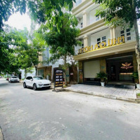 Chủ Ngộp Bank Bán Rẻ Khách Sạn Mặt Tiền Đường Số Quận 7 Đang Có Dòng Tiền 200 Triệu/Tháng