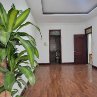 Gia Đình Bán Căn 152M2 3 Ngủ Tại Trung Hòa Nhân Chính Tòa 17T2, Full Đồ, Ban Công Đông Nam, Sổ Đỏ.