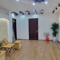 Gia Đình Bán Căn 152M2 3 Ngủ Tại Trung Hòa Nhân Chính Tòa 17T2, Full Đồ, Ban Công Đông Nam, Sổ Đỏ.
