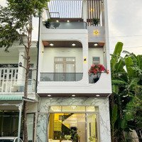 Chính Chủ Gửi Bán Nhà Phố 3 Tầng Kiến Trúc Hiện Đại. Tặng Full Nội Thất. Kdc Cao Cấp Tại Cần Thơ