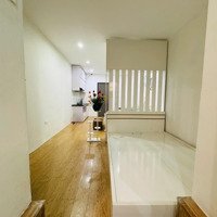 Bán Gấp Nhà Tập Thể Tầng 3, 2 Phòng Ngủ, Wc Khép Kín - Phố 8/3, Tặng Nội Thất Về Ở Luôn, Sổ Riêng