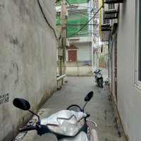 Bán Hộ Nhà Cho Cô Em Hàng Xóm . 40M 5 Tầng Giá Làm Trực Tiếp Với Chủ Ngõ 180 Tây Mỗ