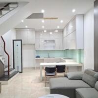 Bán nhà NGUYỄN VĂN CỪ 6 TỈ Ô TÔ mặt phố 50M mặt tiền rộng nhà đẹp