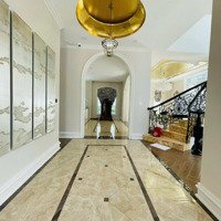 Biệt Thự Sang Trọng Phong Cách Tân Cổ Điểndiện Tíchđất 330M2 Hướng Tây Nam Ngay Kdt Phước Hải Nha Trang