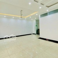 Cho Thuê Nhà Nguyên Căn 173A Võ Văn Tần, Quận 3, Tuyến Đường 2 Chiều. Có Lề Để Xe Hơi Rộng