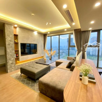 Căn Hộ Cao Cấp - 3 Phòng Ngủlô Góc - Tầng Trung View Đẹp - Nội Thất Đầy Đủ Xách Vali Về Ở Luôn - 95M2