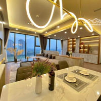 Căn Hộ Cao Cấp - 3 Phòng Ngủlô Góc - Tầng Trung View Đẹp - Nội Thất Đầy Đủ Xách Vali Về Ở Luôn - 95M2