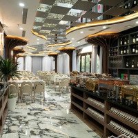 Cần Bán Khách Sạn 7 Tầng Đối Diện Cầu Tình Yêu, Cầu Rồng Đà Nẵng.