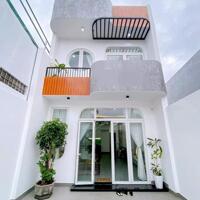 HẠ 200TR...CHÍNH CHỦ BÁN CĂN 2 LẦU SHR GẦN KHU DU LỊCH BỬU LONG