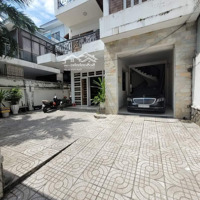 Biệt Thự Ven Sông 200M2 Đường 8M Có Vỉa Hè - 4 Phòng Ngủ - Giá Bán 19 Tỷ