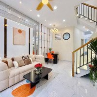 Nhà Đẹp Hoàng Diệu Q4 - Hẻm 4M - 35M2 Nở Hậu - 3 Lầu - Chỉ 5 Tỷ Nhỉnh