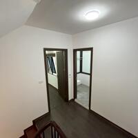 Bán nhà Đê La Thành nhà đẹp thiết kế hợp lý ngõ nông 2 thoáng 35m 5 tầng giá 7.95 tỷ .