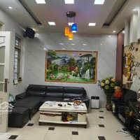 Hiếm Oto Tránh Vỉa Hè Giá Đầu Tư