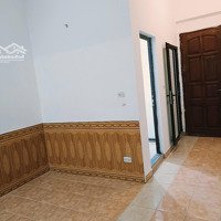 Chính Chủ Cho Thuê Căn Hộ N2E Mặt Đường Lê Văn Lương,Diện Tích70M2, 2 Phòng Ngủ Sơn Sửa Đẹp, Đồ Cơ Bản 10 Triệu