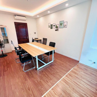 Cho Thuê Văn Phòng Tại Quan Nhân, 5,5 Triệu, 30M2 Full Bàn Ghế