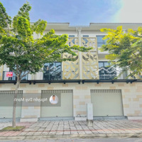 Bán Shophouse Suncasa Central Vsip 2A Vị Trí Đẹp, Kinh Doanh Tốt, Cạnh Đương Đb4 Giá Full 3,2Tỷ