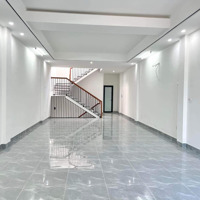 Nhà 3 Tầng Trống Suốt Đường Lê Quảng Chí
