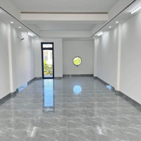 Nhà 3 Tầng Trống Suốt Đường Lê Quảng Chí