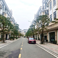 Bán Căn Nhà Phố Áp Góc Của Vin Sát Công Viên 75M2 5 Tầng 5,2 Tỷ Tt Sớm. Có Sẵn Hđ Thuê 27,5 Triệu/Tháng