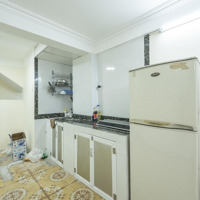 Diện Tích: 25M2 5 Tầng, 3 Vệ Sinh Mặt Tiền 2M. Giá: 25 Triệu/Tháng. Miễn Trung Gian Và Quảng Cáo