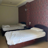 Bán Khách Sạn Hẻm Trung Tâm Phố Tây Đường Hùng Vương, Nha Trang 30 Phòng.