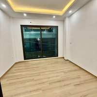 Bán Nhanh Căn Nhà Bằng Liệt - Hoàng Mai.diện Tích38M2X5T - 6,8X Tỷ. Trước Nhà 3 Gác Tránh, Ngõ Thông
