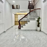 Bán Nhanh Căn Nhà Bằng Liệt - Hoàng Mai.diện Tích38M2X5T - 6,8X Tỷ. Trước Nhà 3 Gác Tránh, Ngõ Thông