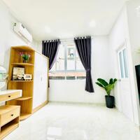 Căn studio cửa sổ trời lớn, máy giặt riêng, sofa mới tinh gần vòng xoay Lăng Cha Cả