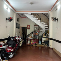 Bán Nhà Khu Bàu Cát Quận Tân Bình:diện Tích4X18, Trệt + 2 Lầu, S. Thượng: P. Khách, Bếp, 4 P. Ngủ, 4Wc