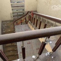 Cho Thuê Nhà 3 Tầngmặt Tiềntriệu Nữ Vương, Về Ngang Lên Đến 10M.diện Tíchđất 200M2