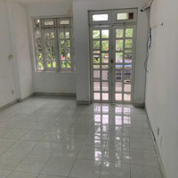 Cho Thuê Nhà Mặt Tiền Đường Nguyễn Hoàngdiện Tích4X20M . 1 Trệt 3 Lầu 300M2 Sàn Có 6 Phòng Ngủgiá Bán 26 Triệuiệu/Tháng