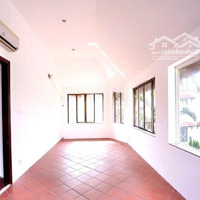 Bán Biệt Thự Phố Tô Ngọc Vân, Tây Hồ,Diện Tích200M2, 3 Tầng,Mặt Tiền15M2, Lô Góc, Oto Vào Nhà.