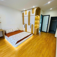 Bán Căn Nhà 5 Tầng Ngõ Phố Ngô Gia Tự - Long Biên