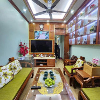 Bán Nhà Giảng Võ Ngọc Khánh,Diện Tích42M X 6 Tăng, Giá Bán 8.8 Tỷ