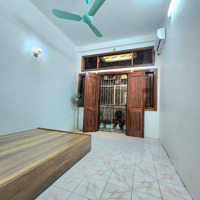 Phố Trần Hữu Tước. Bán Nhà 4 Tầng, 5 Ngủ,Diện Tích33M2,Ngõ Thông, Kinh Doanh. Giá: 6.35Tỷ. Quận Đống Đa