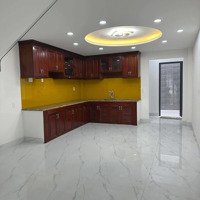 - Chính Chủ Cần Bán Gấp Căn Nhà 140M2 Giãm Ngay 250 Triệu Giá Chỉ Còn 850 Triệu Tại Tân Uyên Bình Dương.