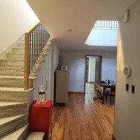 Bán Nhà Mặt Tiền Đường Lớn 30M Tân Quy Đông - P.tân Phong -Quận7 + Diện Tích : 6M X 15M .
