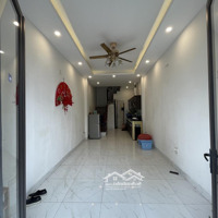 Nhà Cự Khối Xuân Khôi Long Biên.diện Tích32 M2 3 Tầng. Ô Tô. 3.2 Tỷ
