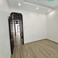 Cho Thuê Nhà Phố Xã Đàn: 60M2 X 4,5 Tầng.mặt Tiềngần 4M. Nguyên Căn, Không Thang Máy