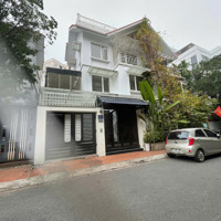 Cho Thuê Biệt Thự Khu Đô Thị Yên Hòa- Đường Trần Kim Xuyến- Cầu Giấy,Diện Tích160M2, 3,5 Tầng. Giá 70 Triệu