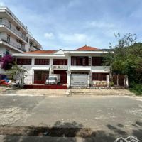 Bán Biệt Thự Giá Siêu Rẻ Tại Trần Não Quận 2Diện Tích20X31M 3 Lầu Diện Tích: 611M2 Đơn Giá Hơn 130 Tr/M2
