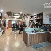 Chính Chủ Bán Căn 133M2. Tầng Trung, Căn Góc, Full Nội Thất. Cửa Tn Ban Công Đb Full Nội Thất