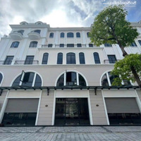 Nhượng Lại Shop Kinh Doanh 2 Mặt Tiền To Nhất Đối Diện Chung Cư Và Nhà Để Xe, Cắt Lỗ 30% So Với Cđt