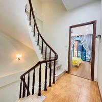 Bán nhà Phân Lô Phố 8/3 ( Quỳnh Mai ) oto đỗ cửa : 41m2, 5T, MT 3,6m. Giá 11 tỷ 450