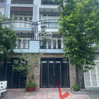 Cho Thuê Nhà 1 Trệt 3 Lầu Đường 447B Lê Văn Việt - Giá 18 Triệu/ Tháng