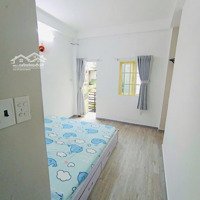 Phòng Ban Công Ngay Giáp Quận 1 Giá Siêu Rẻ Thoáng Sạch Sẽ Tiện Nghi Nhà Xinh Tách Bếp