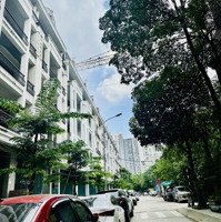 Bán 1800M Sàn Văn Phòng Mặt Phố Trần Thái Tông, Cầu Giấy Cho Thuê 6,5 Tỷ/Năm, 180 Tỷ Tl