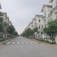 Bán Gấp Biệt Thự Tại Centa City, Đường Hữu Nghị, Từ Sơn, Bắc Ninh, 8,7 Tỷ, 130M2. Giá Tốt Nhất