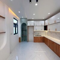 Nhà lầu xây mới Góc 2 mặt tiền Hẻm 127 Võ Văn Kiệt