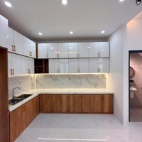 Nhà lầu xây mới Góc 2 mặt tiền Hẻm 127 Võ Văn Kiệt